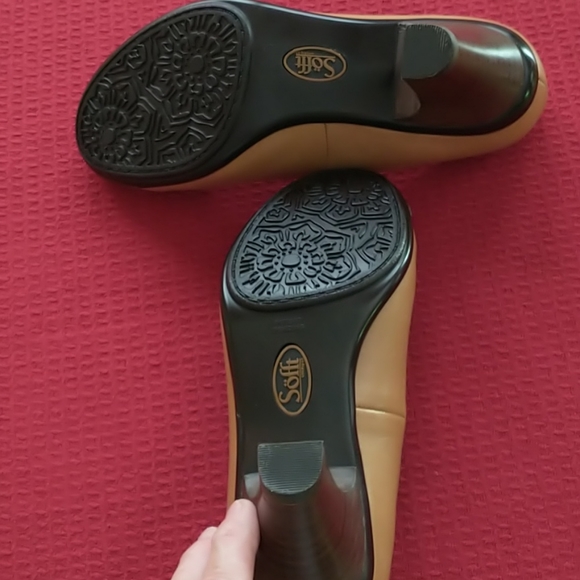 Sofft Tan Leather Pumps Size 6 1/2 Wide NWOT - Picture 4 of 7